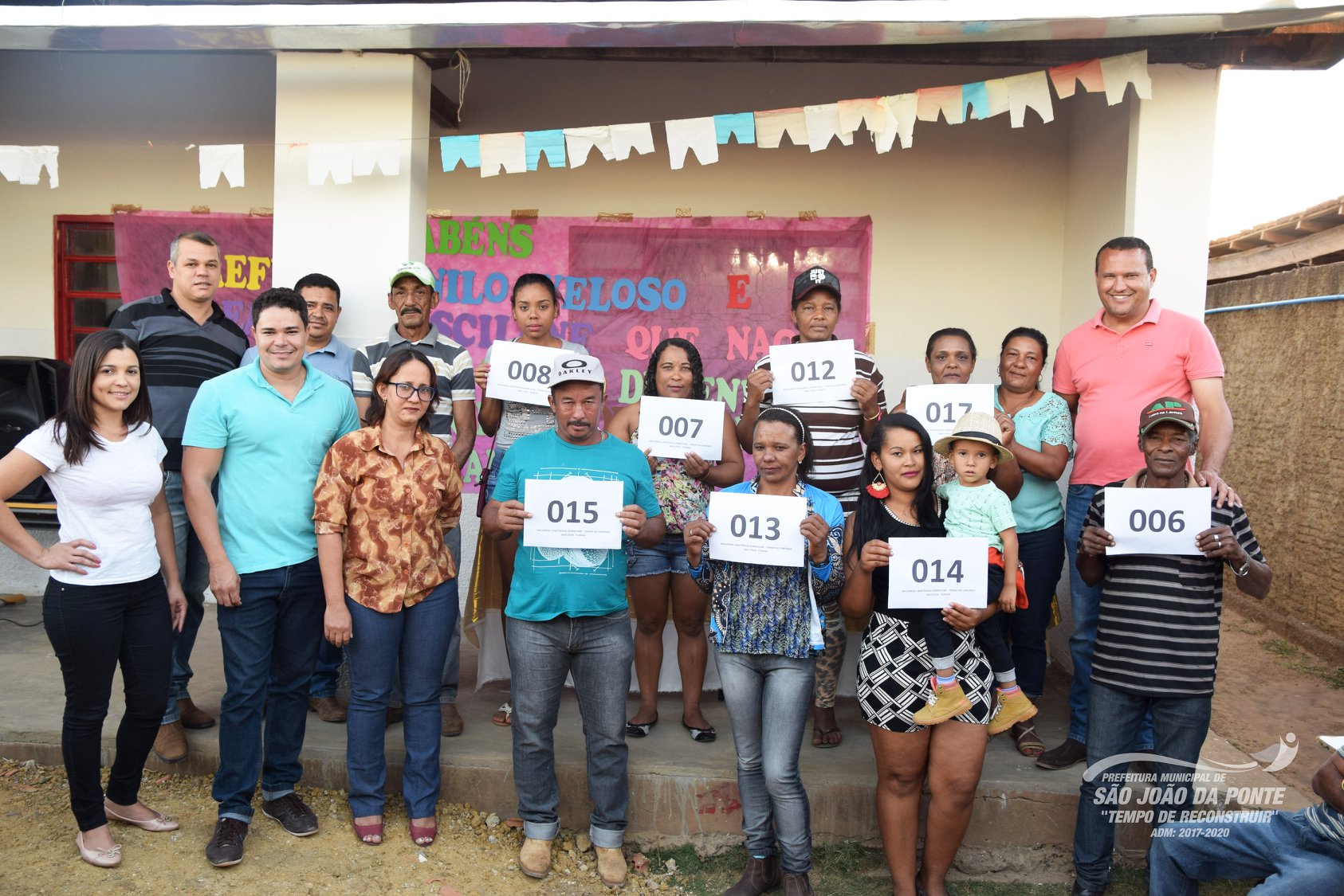 Famílias carentes da Comunidade de Vereda Viana são contempladas com módulos sanitários